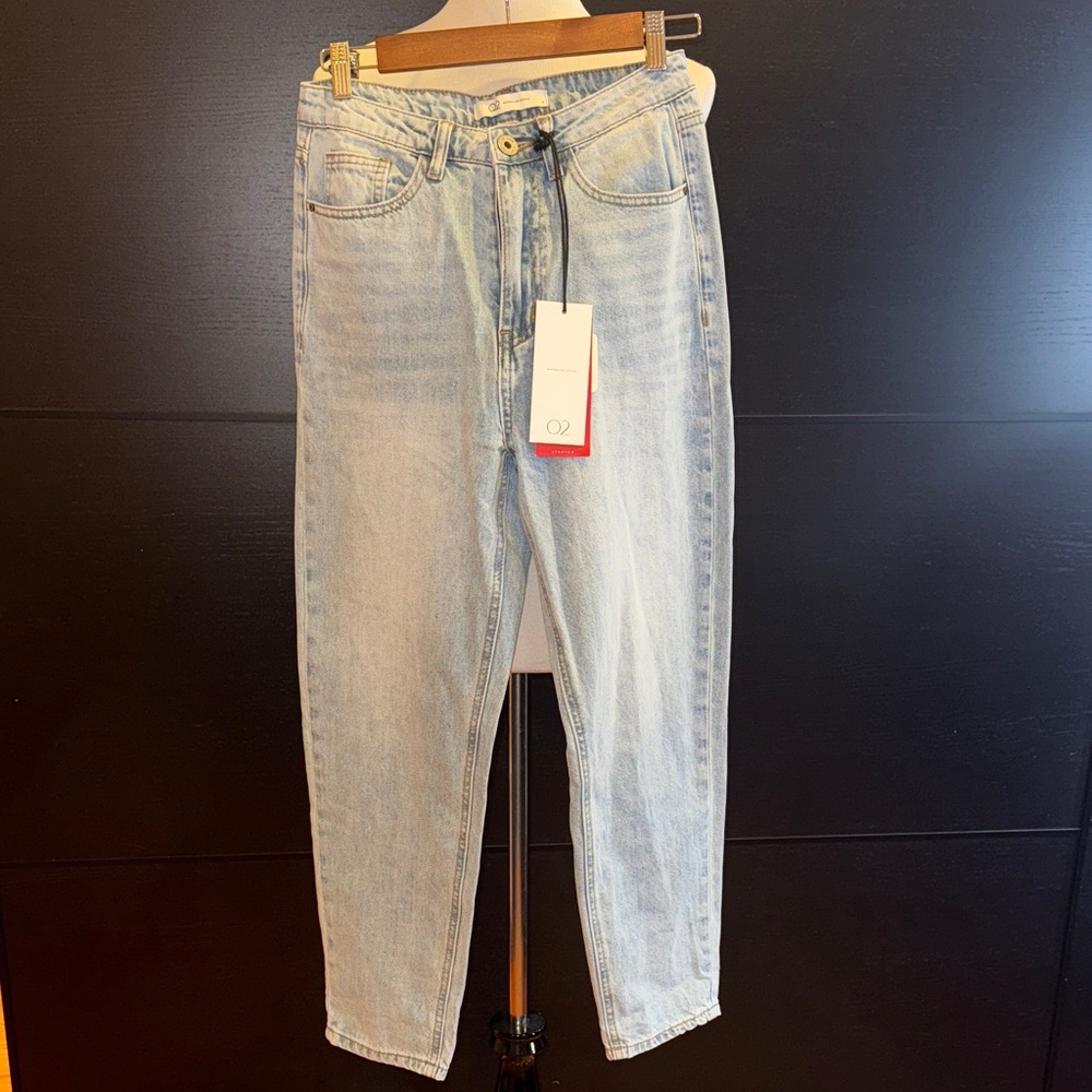 Q2 High Rise Light Wash Jeans Size S new